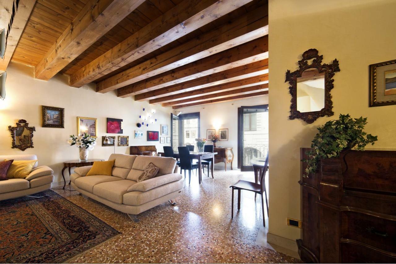Padovaresidence Apartments - Vista Piazza Delle Erbe E Palazzo Della Ragione Extérieur photo